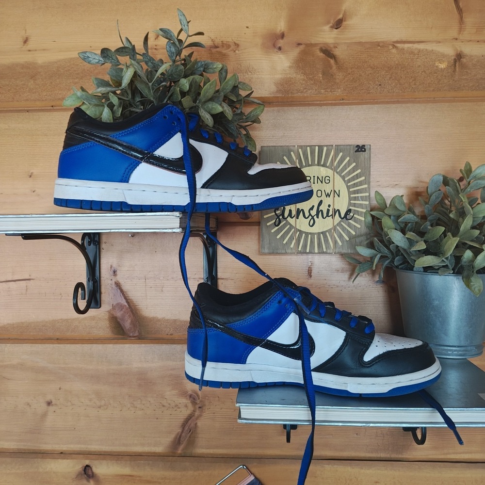 Nike Dunk Low SE GS Dance‎ Party HF0970-100 Size 5 Y / 6.5 Women - Picture 2 of 10